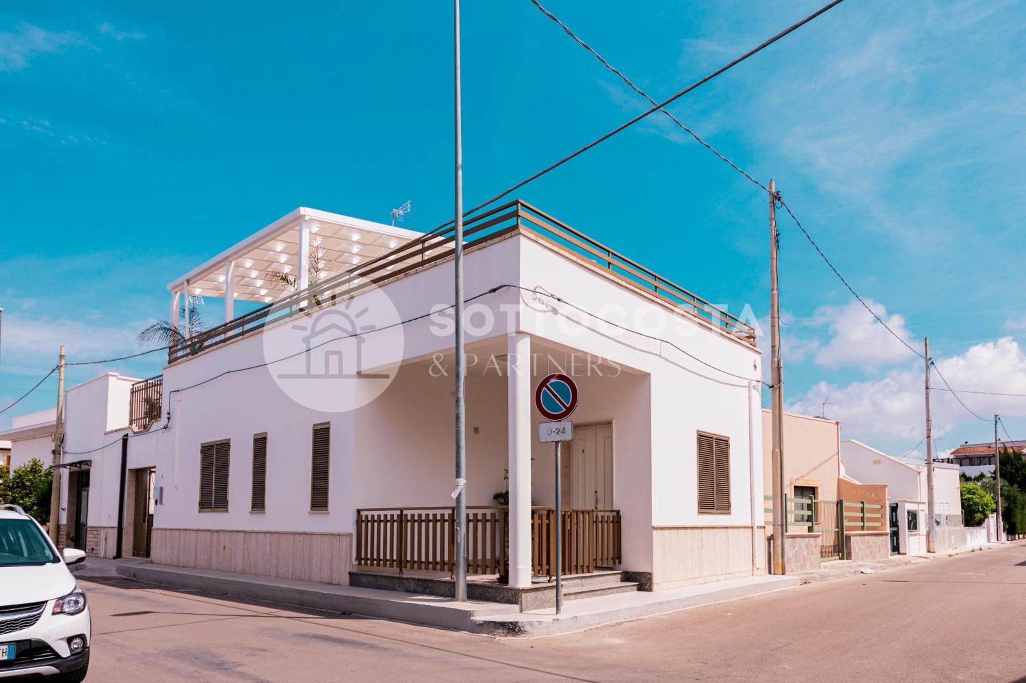 Lory'S House Hotel Порто Чезарео Екстериор снимка